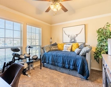 3017 Maverick Drive - Photo Thumbnail 7