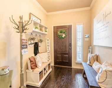 3017 Maverick Drive - Photo Thumbnail 3