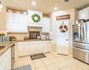 3017 Maverick Drive - Photo Thumbnail 9