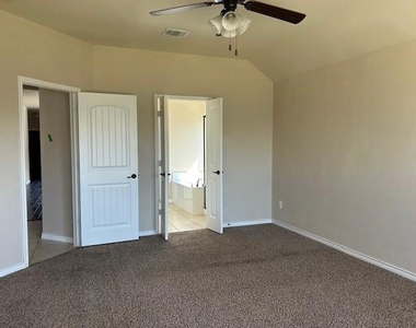 3017 Maverick Drive - Photo Thumbnail 16