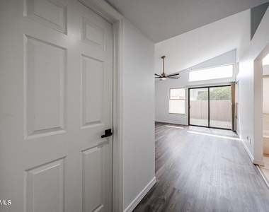 9429 E Camino Del Santo -- - Photo Thumbnail 19