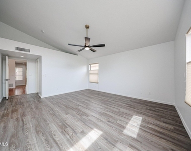 9429 E Camino Del Santo -- - Photo Thumbnail 21