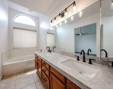 9429 E Camino Del Santo -- - Photo Thumbnail 13