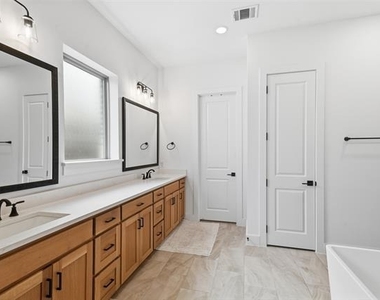 1860 Ellington Drive - Photo Thumbnail 16