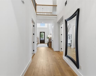 1860 Ellington Drive - Photo Thumbnail 19