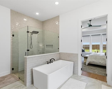 1860 Ellington Drive - Photo Thumbnail 17