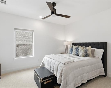 1860 Ellington Drive - Photo Thumbnail 23