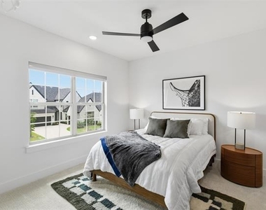 1860 Ellington Drive - Photo Thumbnail 21