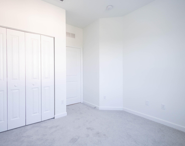 5303 Flannigan Way - Photo Thumbnail 10