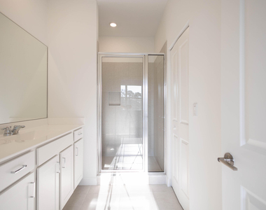 5303 Flannigan Way - Photo Thumbnail 6