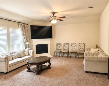 112 Rustic Oak Lane - Photo Thumbnail 2