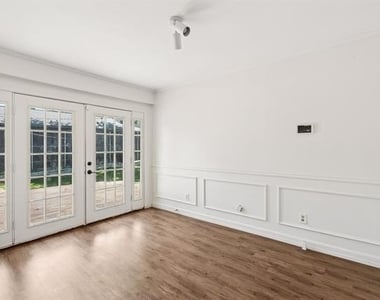 9028 Fringewood Drive - Photo Thumbnail 9
