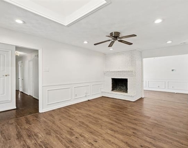 9028 Fringewood Drive - Photo Thumbnail 7