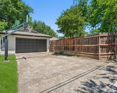 9028 Fringewood Drive - Photo Thumbnail 27