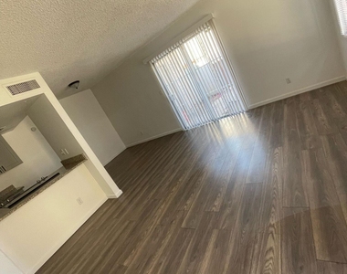 6726 W Monterosa Street - Photo Thumbnail 2