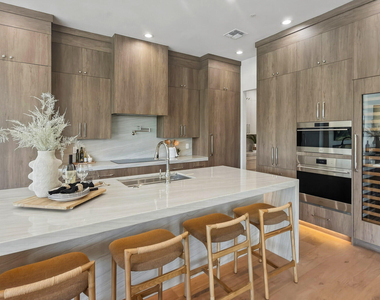 8429 E Del Camino Drive - Photo Thumbnail 13