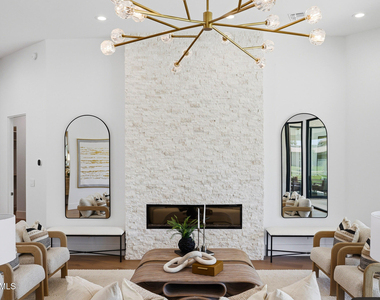 8429 E Del Camino Drive - Photo Thumbnail 6