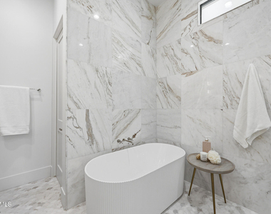8429 E Del Camino Drive - Photo Thumbnail 29