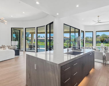 8429 E Del Camino Drive - Photo Thumbnail 15