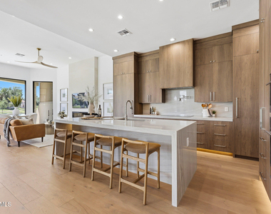 8429 E Del Camino Drive - Photo Thumbnail 10