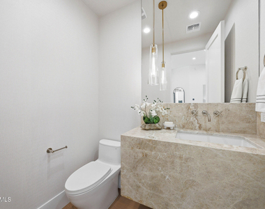 8429 E Del Camino Drive - Photo Thumbnail 20