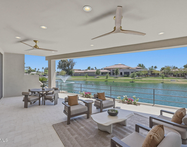 8429 E Del Camino Drive - Photo Thumbnail 39