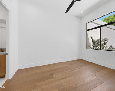 8429 E Del Camino Drive - Photo Thumbnail 21