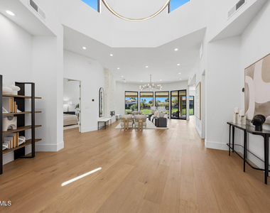 8429 E Del Camino Drive - Photo Thumbnail 3