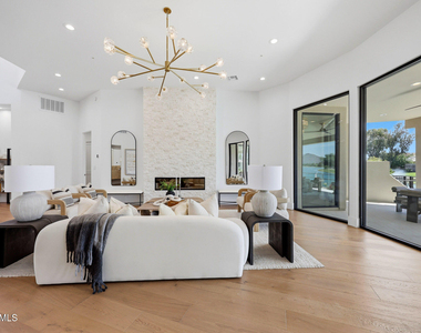 8429 E Del Camino Drive - Photo Thumbnail 8