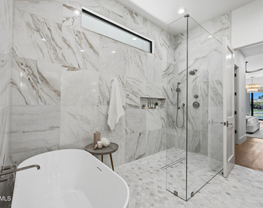 8429 E Del Camino Drive - Photo Thumbnail 30