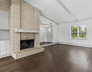 5517 Castleview Lane - Photo Thumbnail 8