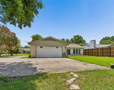 5517 Castleview Lane - Photo Thumbnail 32