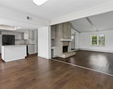5517 Castleview Lane - Photo Thumbnail 11