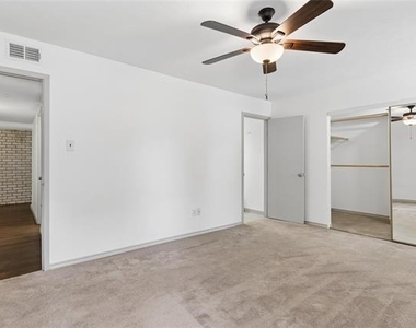 5517 Castleview Lane - Photo Thumbnail 21