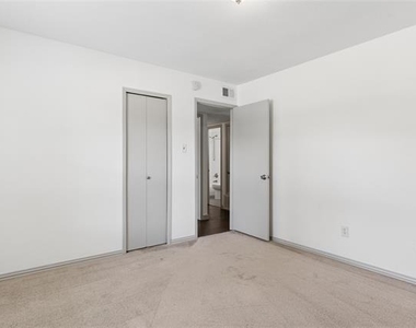 5517 Castleview Lane - Photo Thumbnail 23