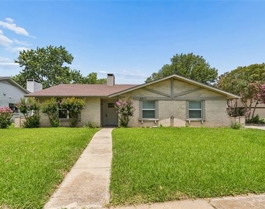 5517 Castleview Lane - Photo Thumbnail 3
