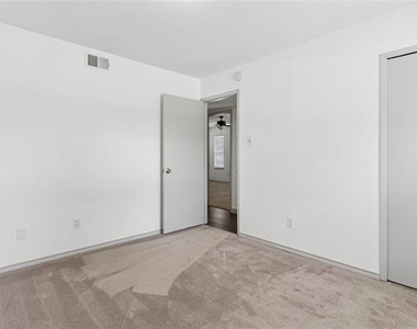 5517 Castleview Lane - Photo Thumbnail 25