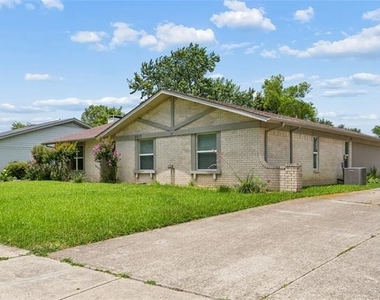 5517 Castleview Lane - Photo Thumbnail 1