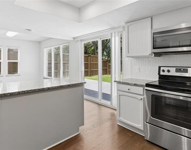 5517 Castleview Lane - Photo Thumbnail 14
