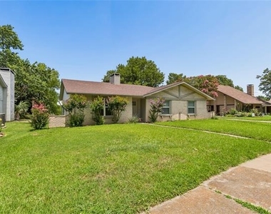 5517 Castleview Lane - Photo Thumbnail 2