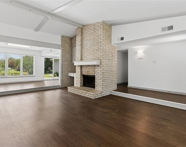 5517 Castleview Lane - Photo Thumbnail 7