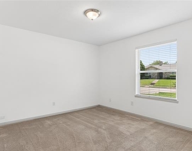5517 Castleview Lane - Photo Thumbnail 22