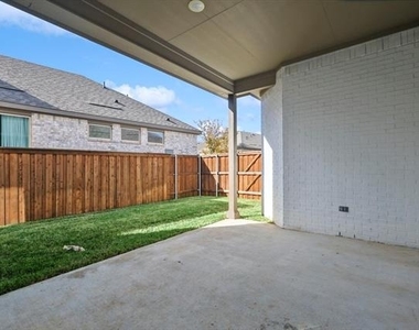 727 Waterbrook Parkway - Photo Thumbnail 28