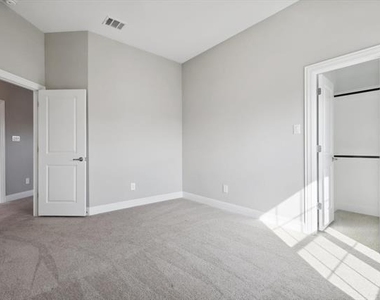 727 Waterbrook Parkway - Photo Thumbnail 20