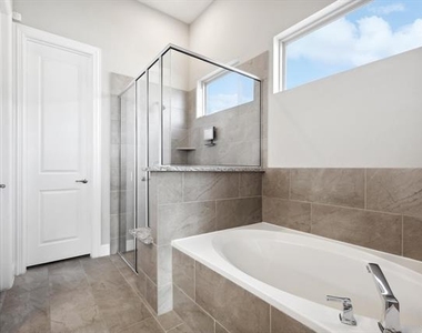 727 Waterbrook Parkway - Photo Thumbnail 16