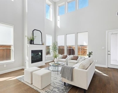 727 Waterbrook Parkway - Photo Thumbnail 7