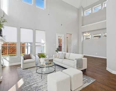 727 Waterbrook Parkway - Photo Thumbnail 6