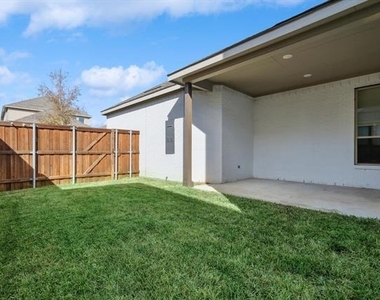727 Waterbrook Parkway - Photo Thumbnail 30