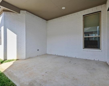 727 Waterbrook Parkway - Photo Thumbnail 29