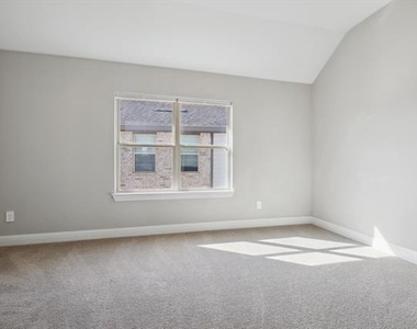 727 Waterbrook Parkway - Photo Thumbnail 21